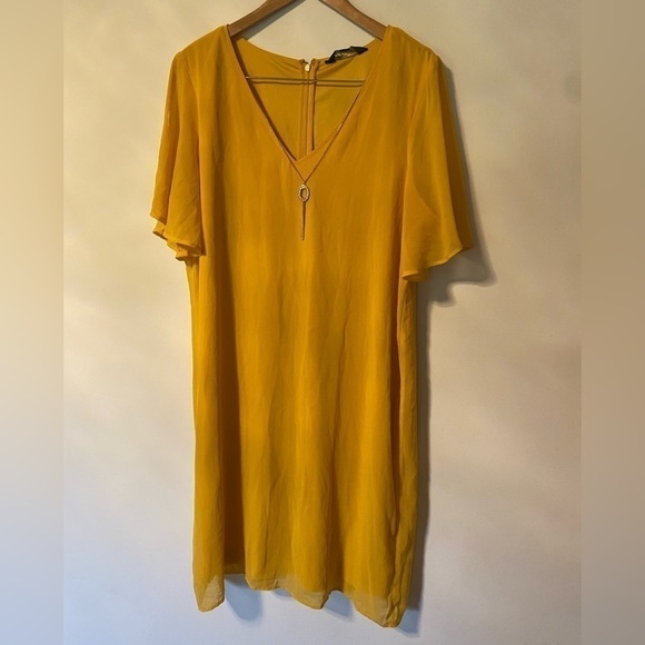 NWT-Thalia Sodi Necklace Shift Dress - Picture 2 of 7